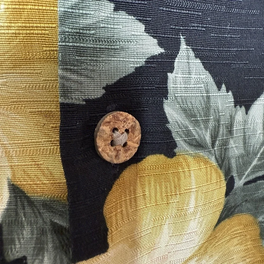 VTG Tommy Bahama Mens  Hawaiian 100% Silk Shirt Size M Floral Tropical Button - Picture 11 of 13